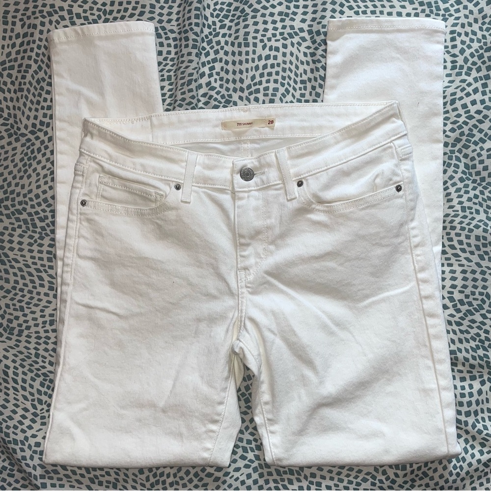 White Levi’s skinny jeans - worn once